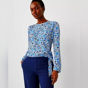 NWT- Ann Taylor White & Blue Floral Long Sleeve Faux Wrap Tie Front Blouse!!🩵
